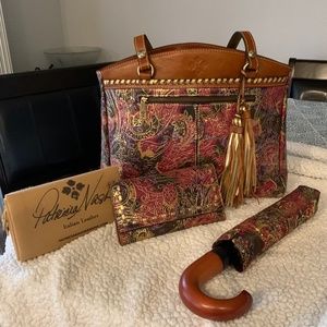 Patricia Nash Poppy Model Tote  with Matching Wallet and Umbrella